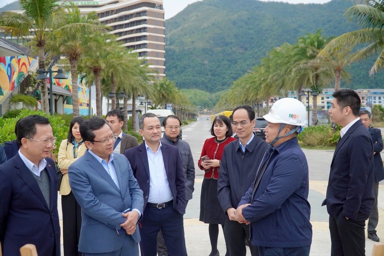 Đoàn công tác Ban Chính sách, Chiến lược Trung ương khảo sát, đánh giá cao dự án Sonasea Vân Đồn - Tập đoàn CEO